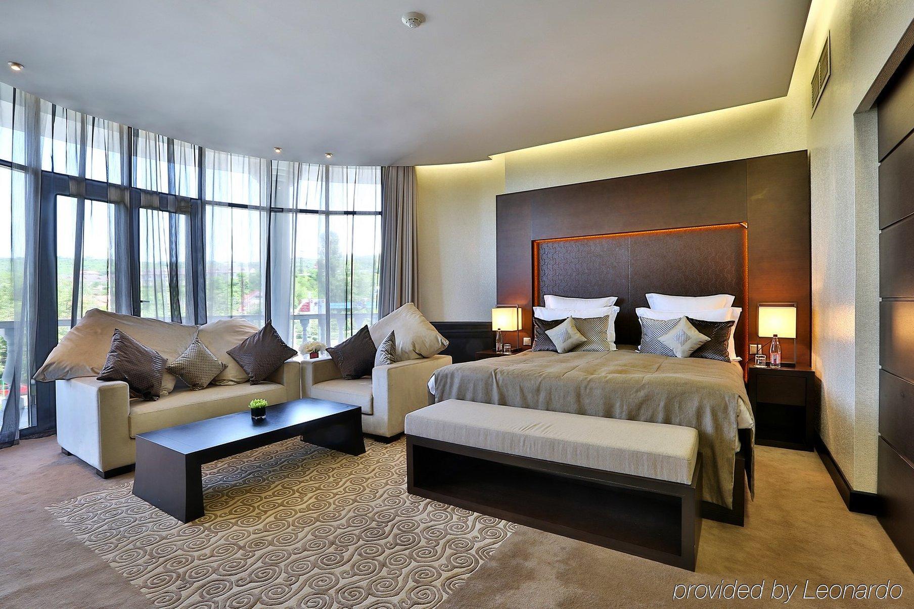 Donatello Boutique Hotel Almaty Exterior foto